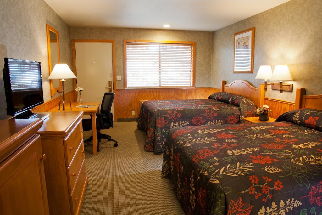 Poulsbo Inn & Suites Exterior photo