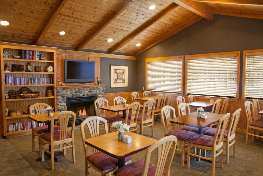 Poulsbo Inn & Suites Exterior photo