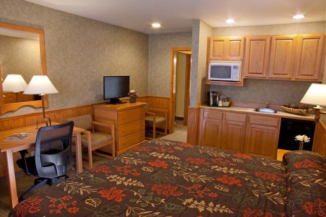 Poulsbo Inn & Suites Exterior photo