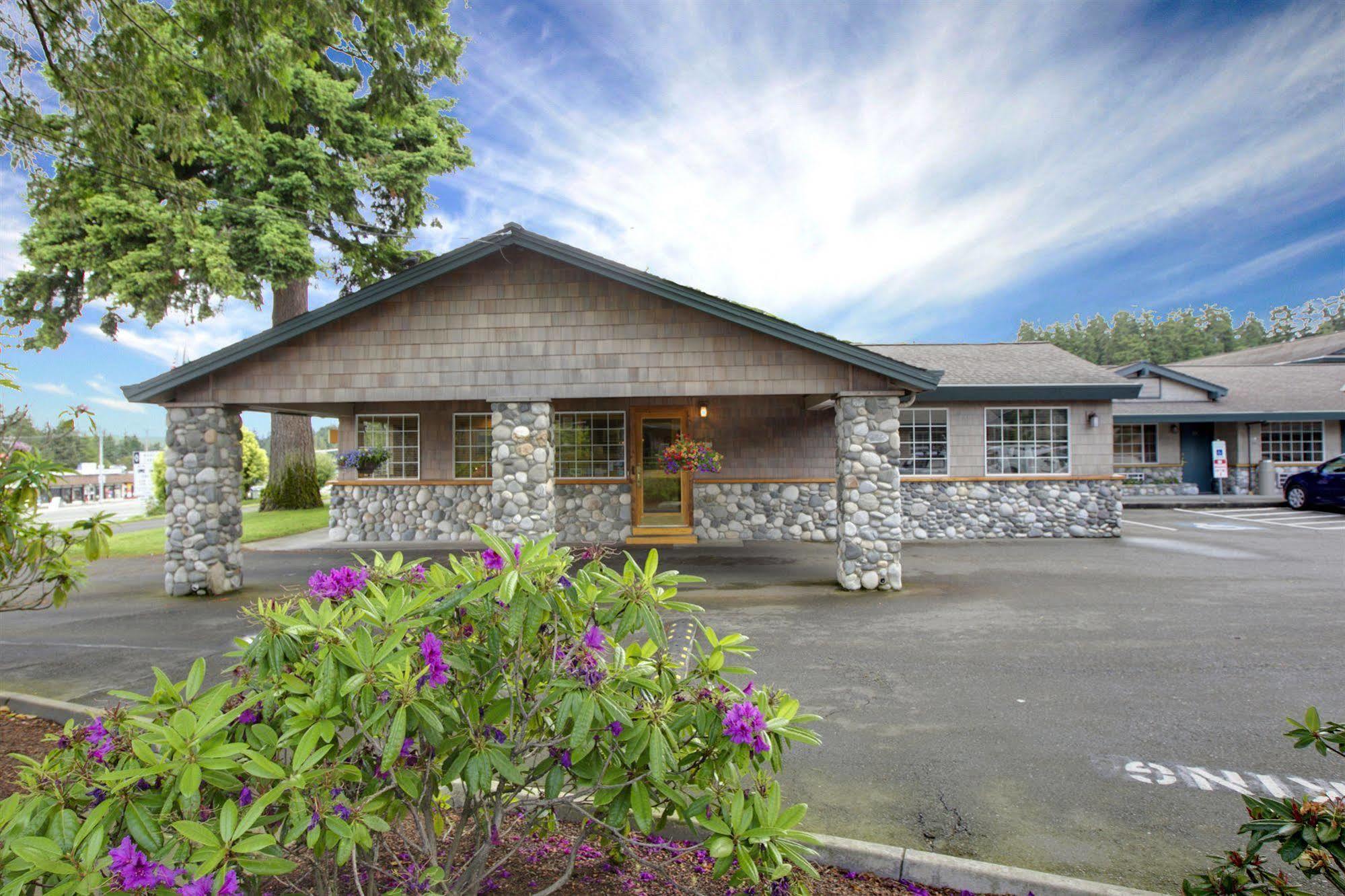 Poulsbo Inn & Suites Exterior photo